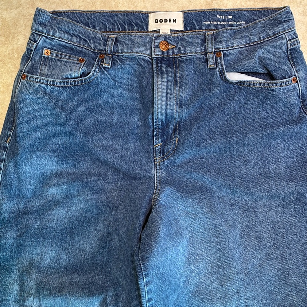 Boden High rise Slouch wide jeans. Slouch is a relaxed fit through hips, thighs